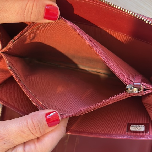 Red Chanel zip around wallet quilted caviar long - Picture 6 of 12